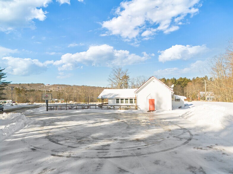 More Photos Of 205 W Main St, Liberty Restaurant For Sale