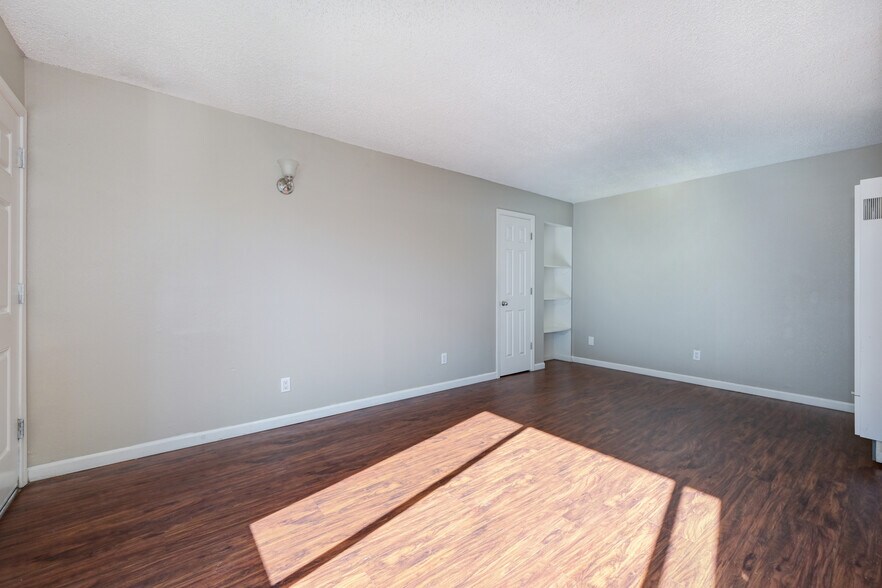 More Photos Of 10501 Croetto Way, Rancho Cordova Apartments For Sale