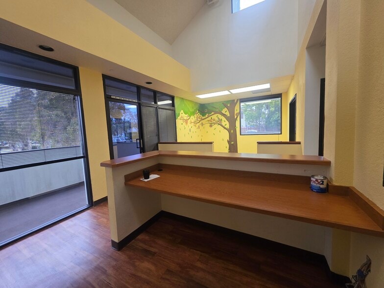 More Photos Of 3892 State St, Santa Barbara Medical For Lease