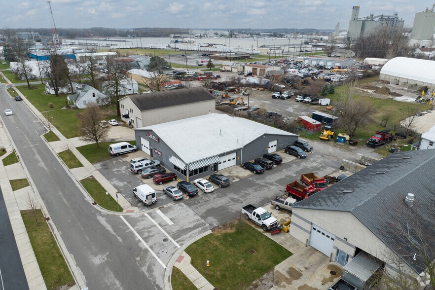 More Photos Of 301 W Sophia St, Maumee Warehouse For Sale