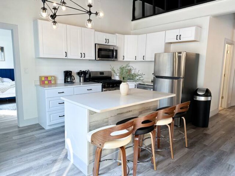 More Photos Of 2008-2010 S Wabash Ave, Chicago Apartments For Sale