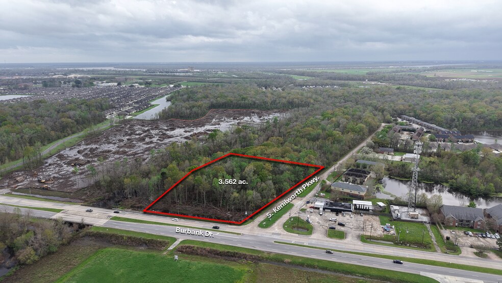More Photos Of 555 Kenilworth Pkwy, Baton Rouge Land For Lease