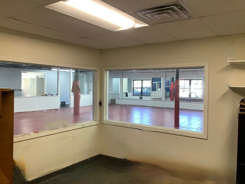 More Photos Of 19 Willow St, Natick Office For Lease