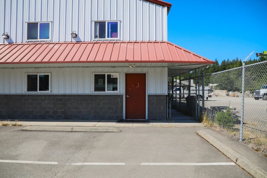 More Photos Of 128 Oyster Bay Ave, Bremerton Industrial For Lease
