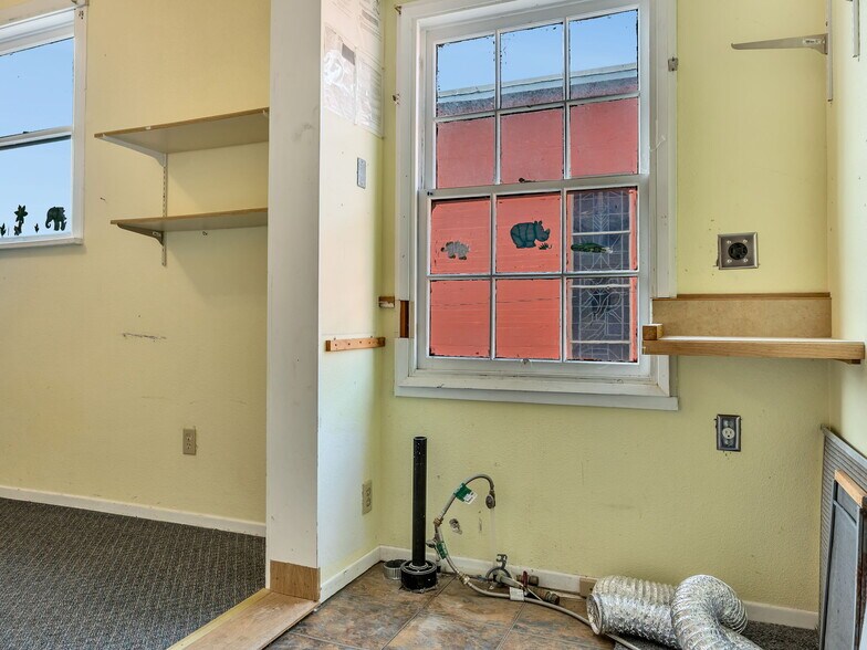 More Photos Of 1178 Franklin Ave, Astoria Office For Sale