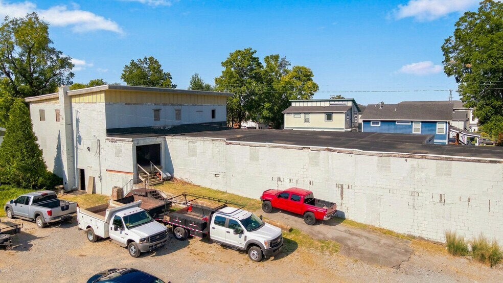 More Photos Of 1715 Pecan St, Nashville Warehouse For Sale