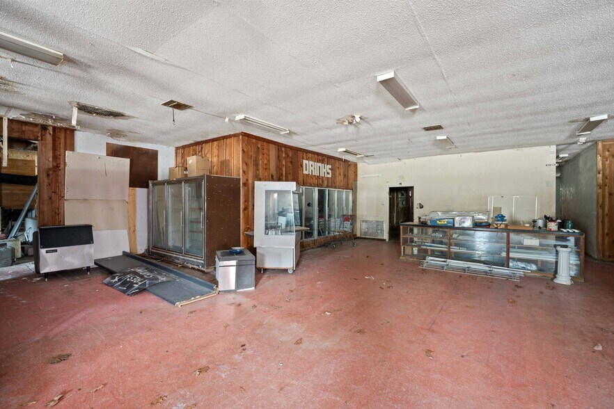 More Photos Of 11100 US-45, Chunchula Freestanding For Sale