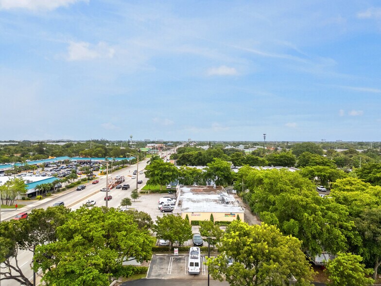 410430 E Sample Rd, Pompano Beach, FL 33064 Restaurant For Sale