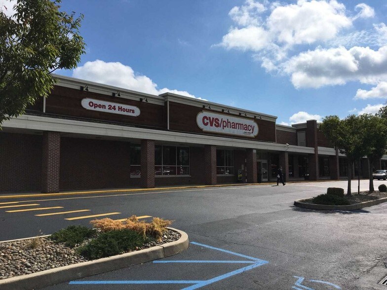 More Photos Of 272-300 S Main St, New City Storefront For Lease