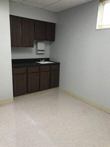 More Photos Of 4520 Oberlin Ave, Lorain Medical For Sale