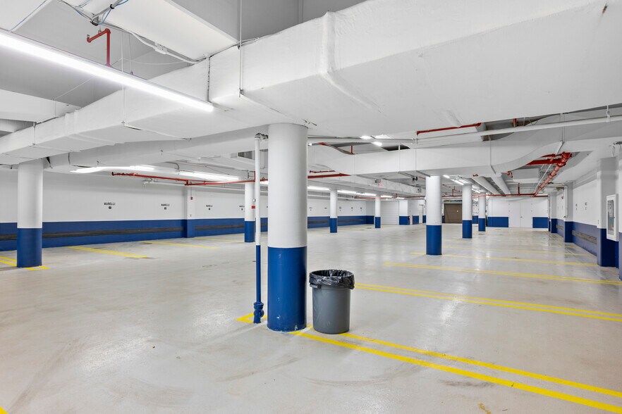 More Photos Of 26555 Northwestern Hwy, Southfield Office For Lease