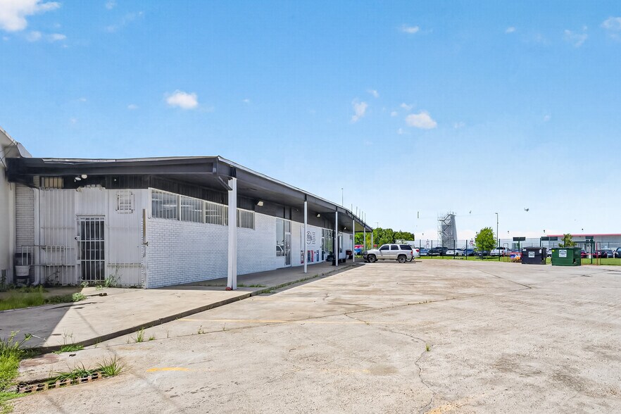More Photos Of 4652 Holmes Rd, Houston Freestanding For Lease