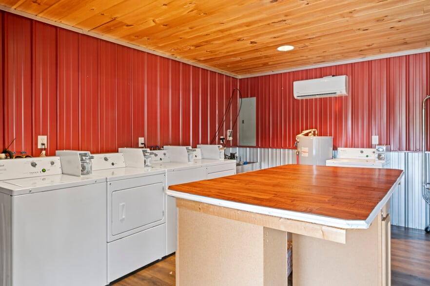 More Photos Of 104 Circle Rd, Newport Manufactured Housing Mobile Home Park For Sale