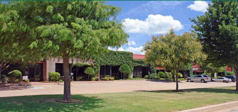 Primary Photo Of 430 W Wilshire Blvd, Oklahoma City Showroom For Lease