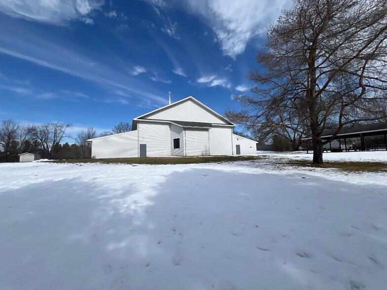 More Photos Of 212 S Sherman St, Leslie Religious Facility For Sale