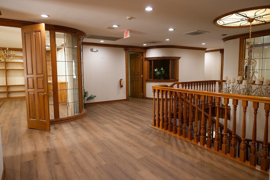 More Photos Of 10225 W Thunderbird Blvd, Sun City Medical For Lease