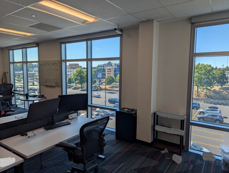 More Photos Of 186 Alewife Brook Pky, Cambridge Office For Lease