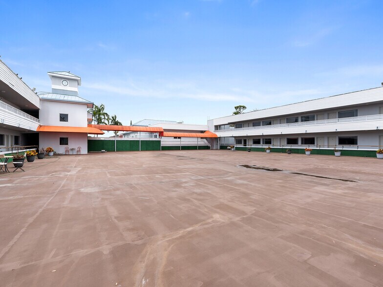 More Photos Of 1299 E Oakland Park Blvd, Oakland Park Office For Sale