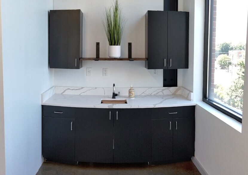 More Photos Of 214 W Tremont Ave, Charlotte Office For Lease