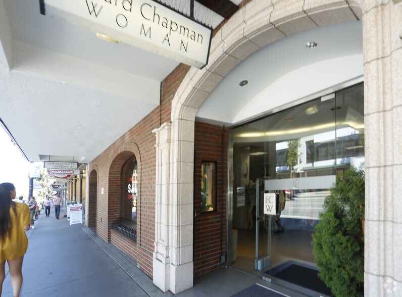 More Photos Of 2590-2596 Granville St, Vancouver Storefront Retail Office For Lease