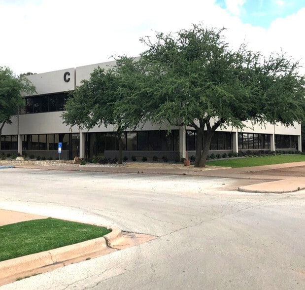 More Photos Of 209 S Danville Dr, Abilene Office For Lease