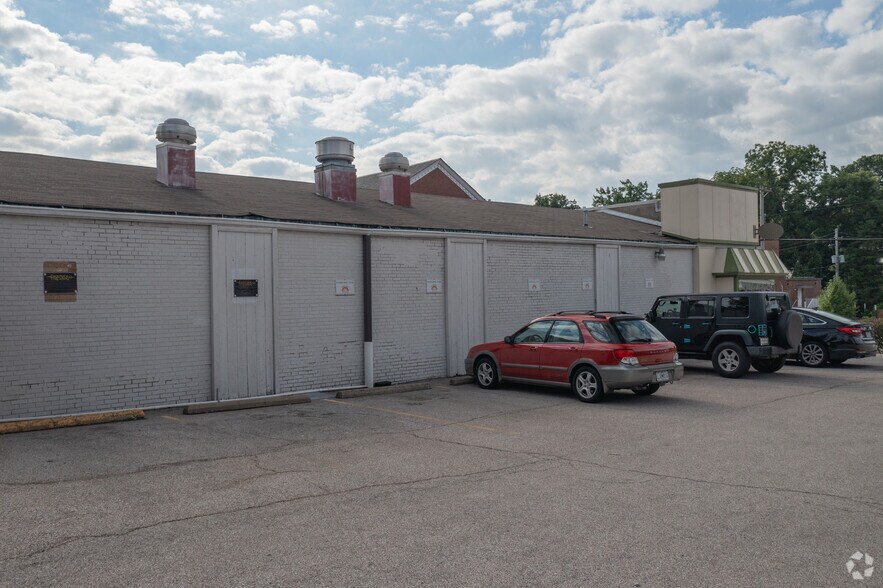 More Photos Of 7807 Clayton Rd, Clayton Restaurant For Sale