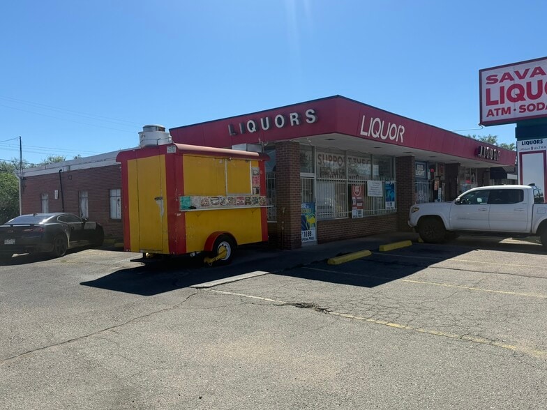 More Photos Of 1460 Carr St, Lakewood Freestanding For Lease