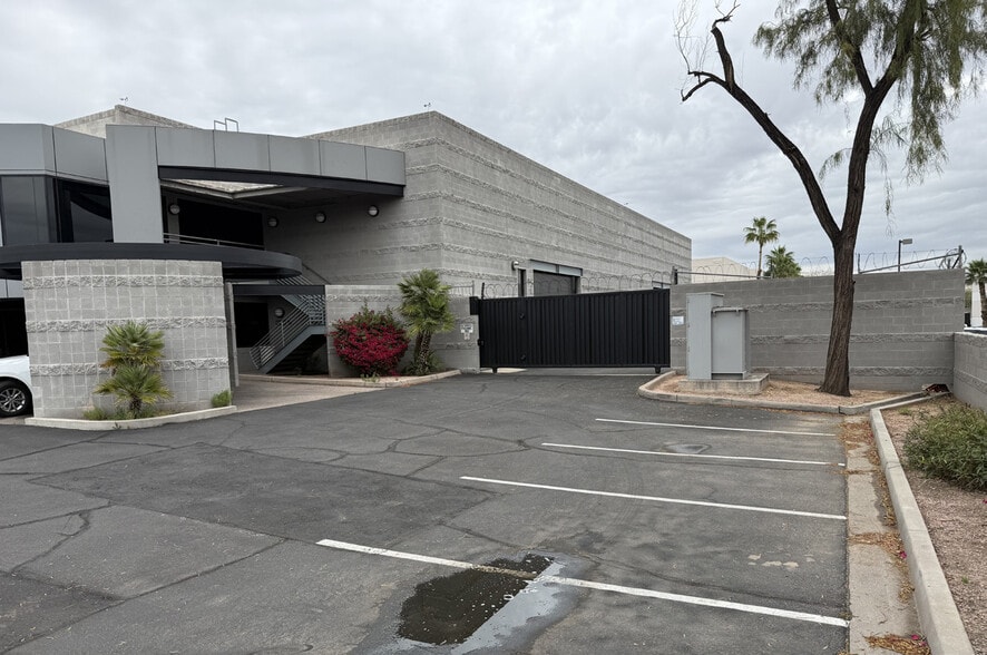 More Photos Of 7135 S Harl Ave, Tempe Service For Lease