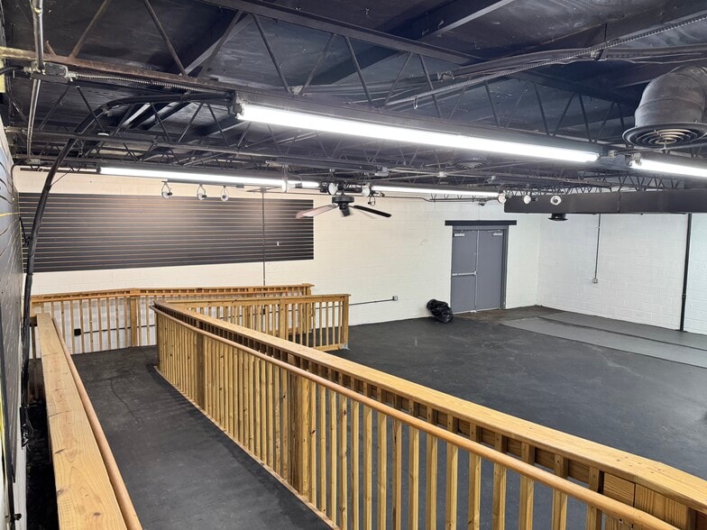 More Photos Of 2753 E College Ave, Decatur Freestanding For Lease