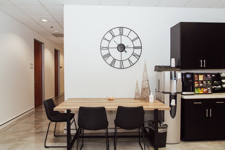 More Photos Of 4097 Trail Creek Rd, Riverside Light Manufacturing For Lease