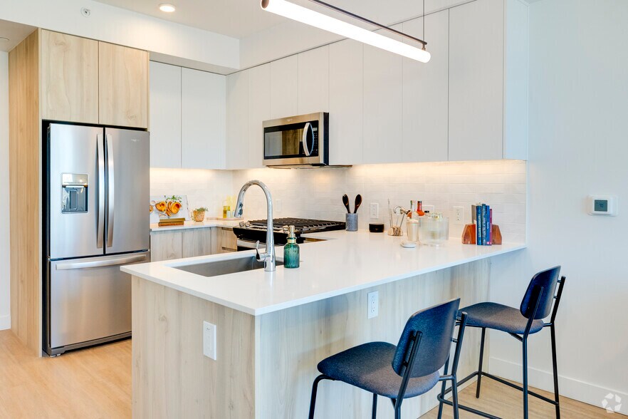 More Photos Of 817 N 6th St, Phoenix Apartments For Lease