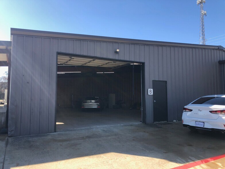 More Photos Of 124 Industrial Dr, Boerne Service For Lease