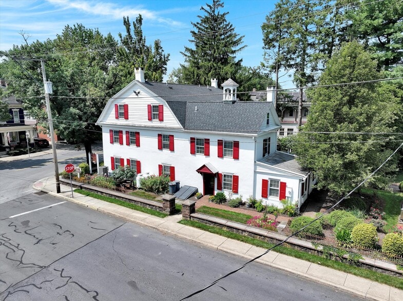 More Photos Of 301 W Main St, Ephrata Hospitality For Sale