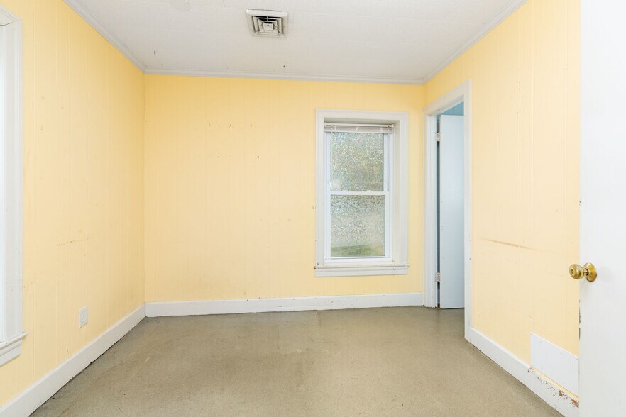 More Photos Of 101 Lea Rd, Kenbridge Rehabilitation Center For Sale