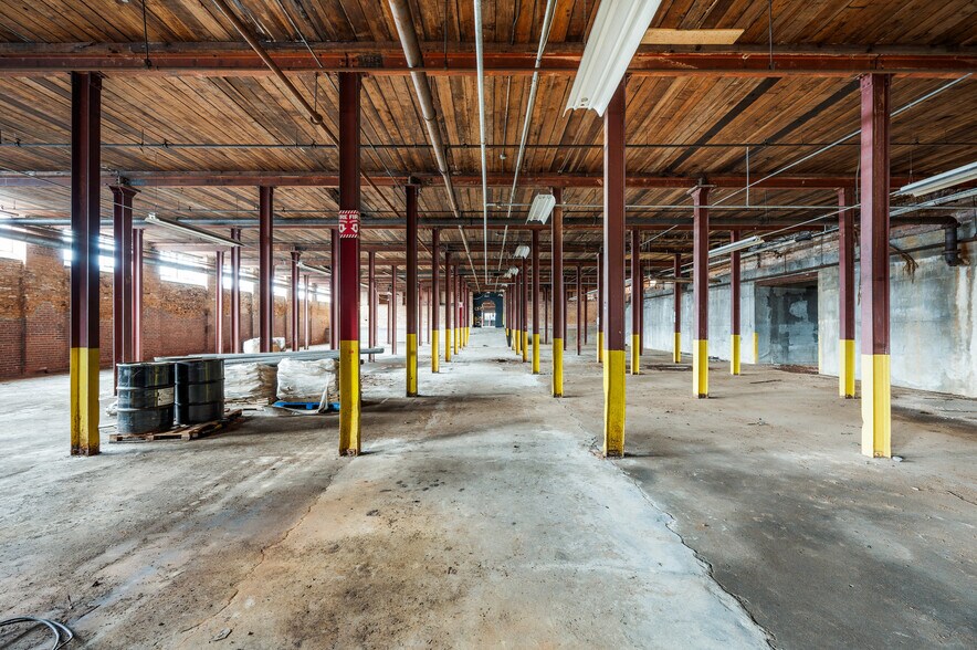 More Photos Of 550 Grove St, Bedford Manufacturing For Sale