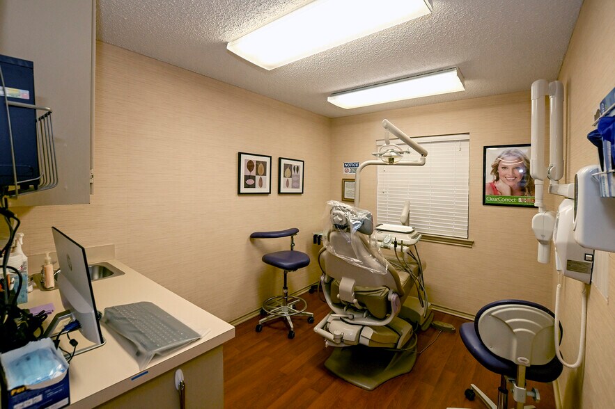 More Photos Of 2700 Brown Trl, Bedford Office For Sale