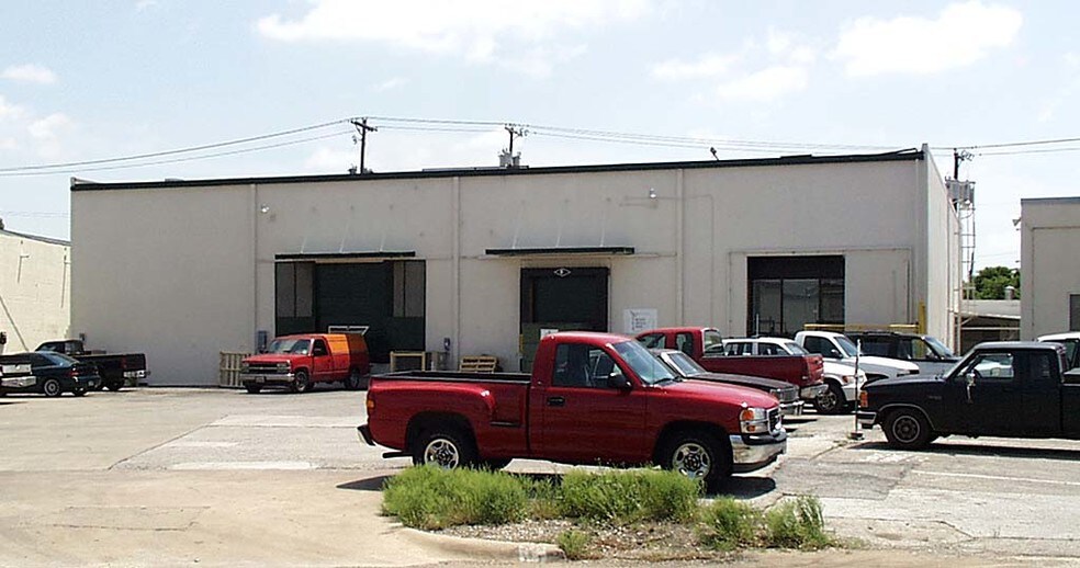 More Photos Of 2313 Cullen St, Fort Worth Warehouse For Lease