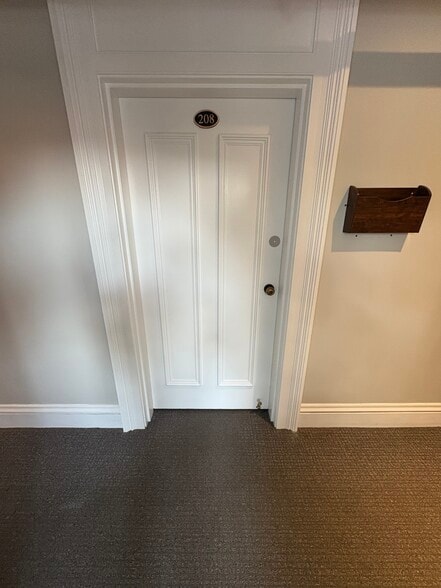 More Photos Of 108-403 4th Ave S, Franklin Storefront Retail Office For Lease