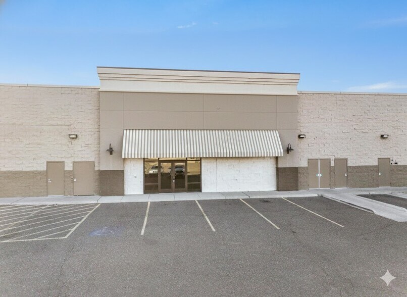 More Photos Of 130-176 Blue Lakes Blvd N, Twin Falls General Retail For Lease