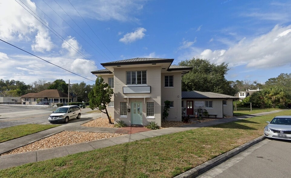 More Photos Of 601 Avenue B NW, Winter Haven Office Residential For Sale