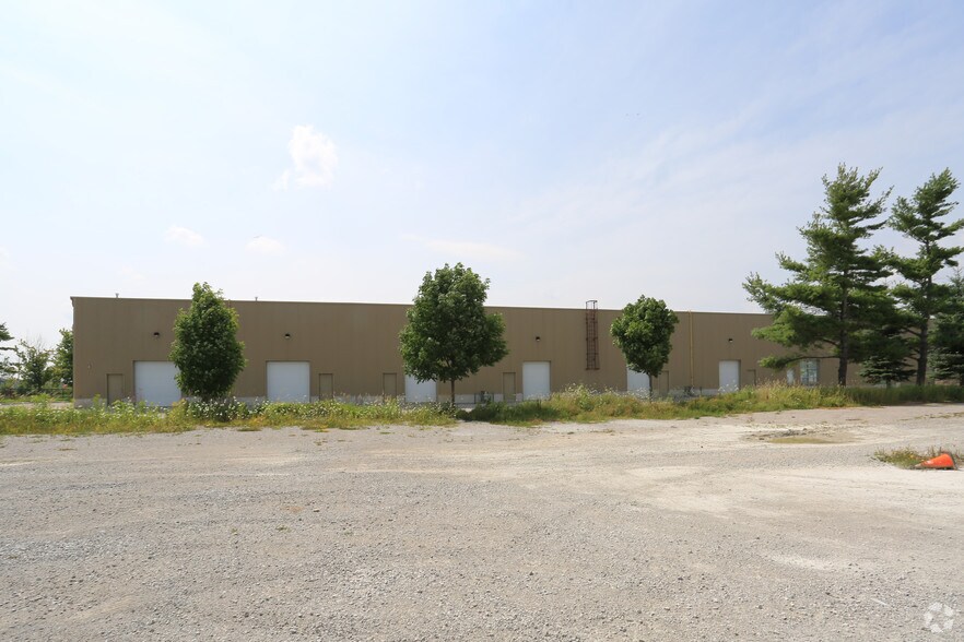 More Photos Of 133 Mapleview Dr, Barrie Daycare Center For Lease