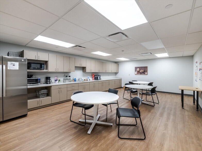 More Photos Of 520 W Roosevelt Blvd, Philadelphia Medical For Sale