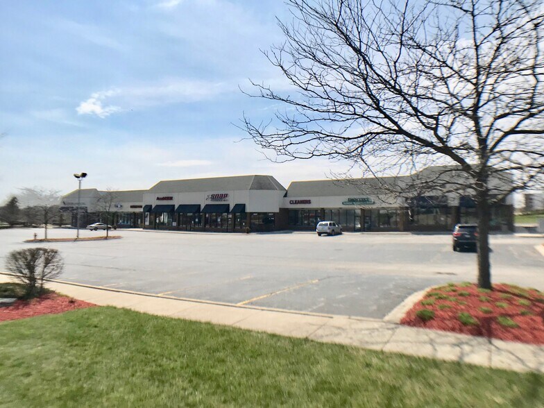 More Photos Of 800-860 N Route 83, Mundelein General Retail For Lease
