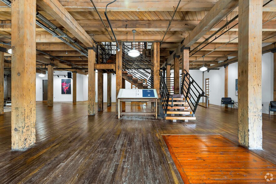 More Photos Of 1113 Vine St, Houston Loft Creative Space For Lease