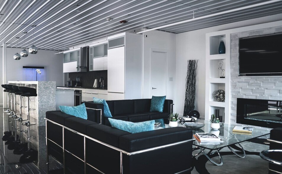 More Photos Of 940 McKinley Pky, Delano Light Manufacturing For Sale