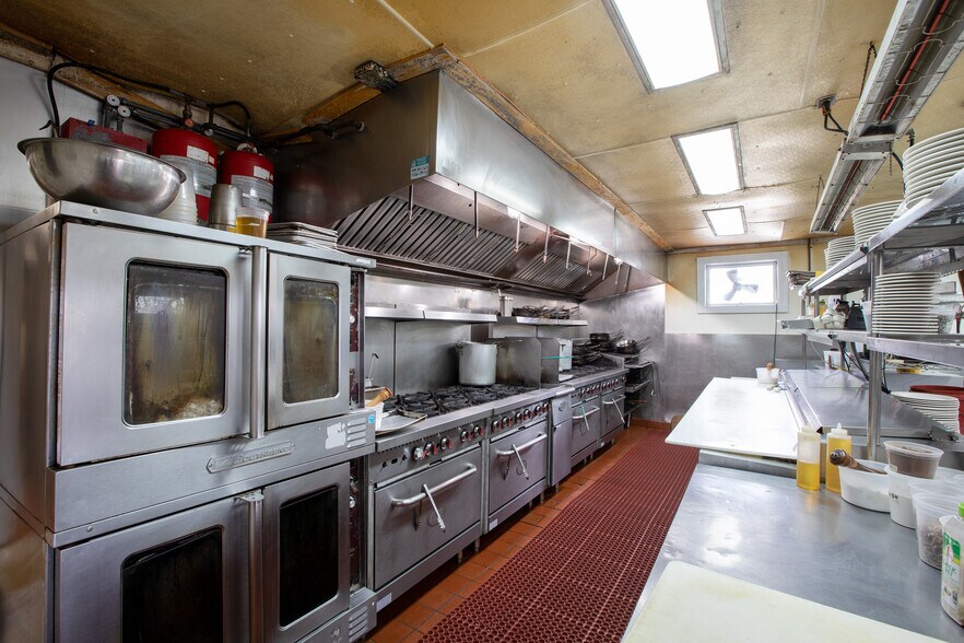 More Photos Of 1039 Old York Rd, East Amwell Township Restaurant For Sale