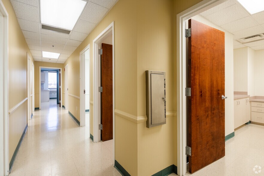 More Photos Of 100 Market Place Blvd, Cartersville Unknown For Lease