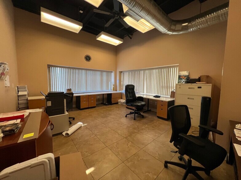 More Photos Of 17 Enterprise Dr, Monroe Manufacturing For Lease