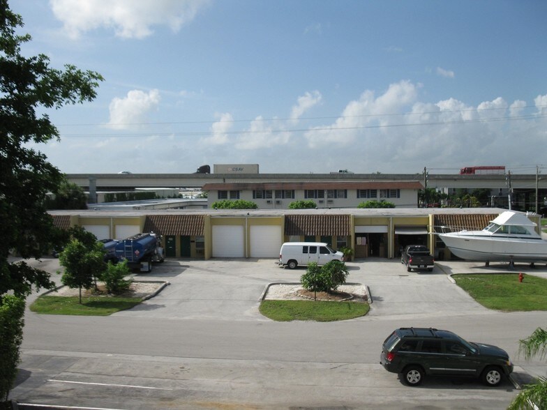 More Photos Of 271-273 SW 33rd Ct, Fort Lauderdale Warehouse For Lease