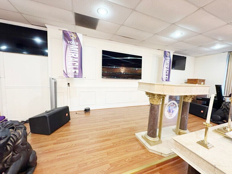 More Photos Of 97 Yost Pl, Capitol Heights Fast Food For Sale